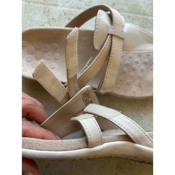 Vionic Karley T Strap Sandals Sz 7.5 - Picture 8 of 8